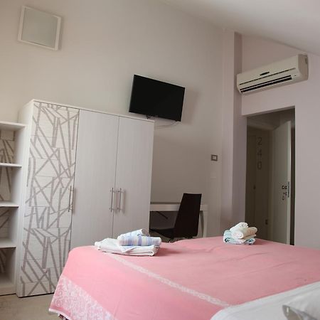 Hotel Silver Римини Экстерьер фото